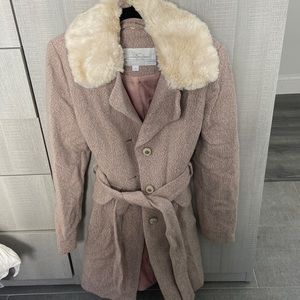 Comfortable jacket with fur on the neck